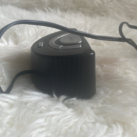 Small Alarm Clock - Picture 7 of 11